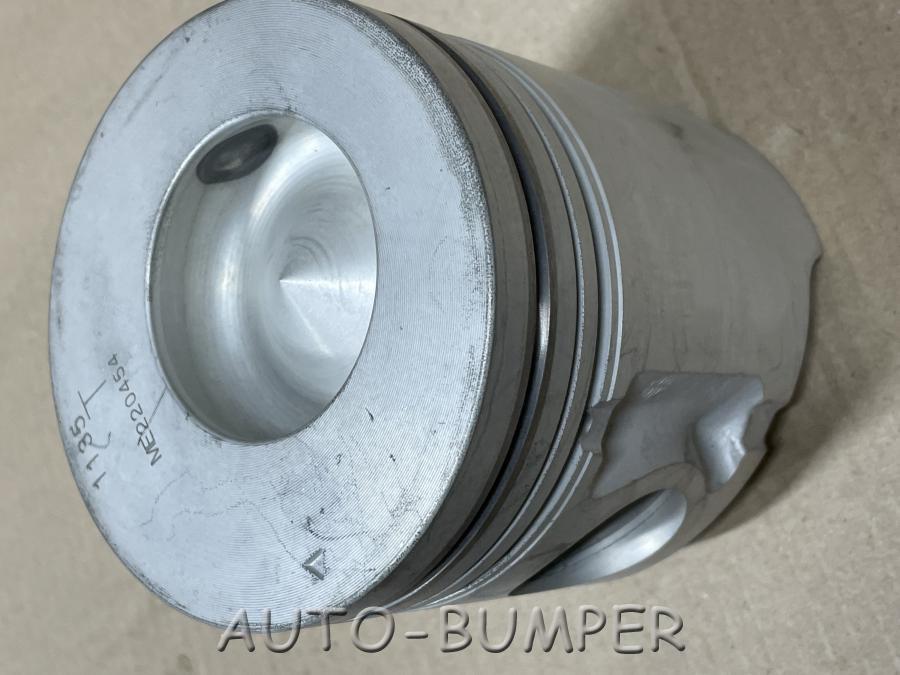 New Holland E215 (1/06-) Поршень VAME220454
